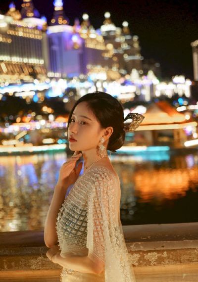 公交车上被h出水小文_1080迅雷电影在线
